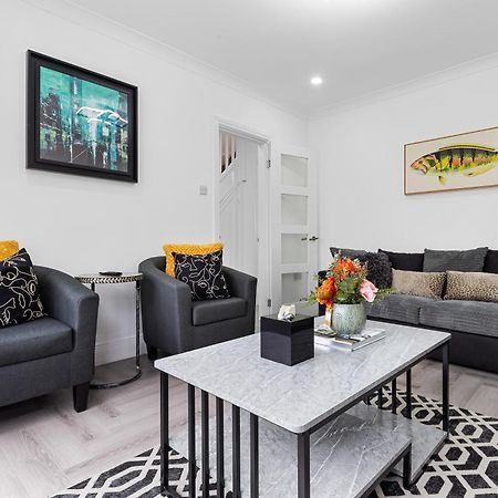 3 Bedroom House Close To Dartford Station Экстерьер фото
